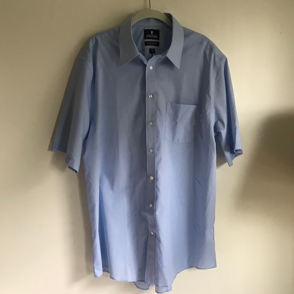 NWOT Stafford Short Sleeve Easy Care Dress Shirt